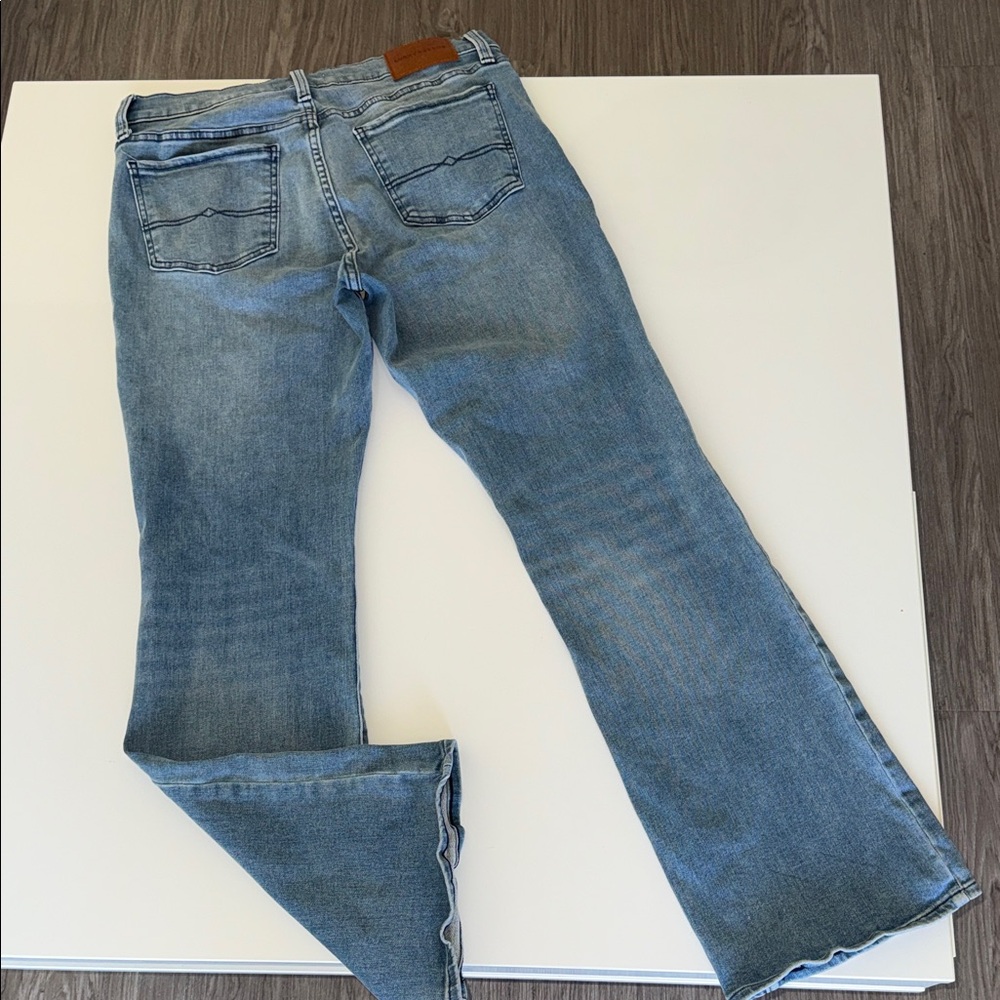 Lucky Brand Sweet Mid Rise Boot Cut Jeans Womens Size 12/31 Light Wash Denim - Picture 9 of 9